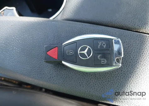 2013 Mercedes-Benz C 300 Sport 4Matic из США, поврежденный, VIN WDDGF8AB8DG120689